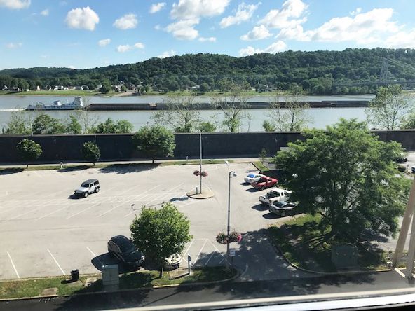 Office Building: 33 W 2nd St, Maysville, KY 41056